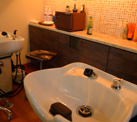 吉祥寺ヘアサロンシャンプー台2